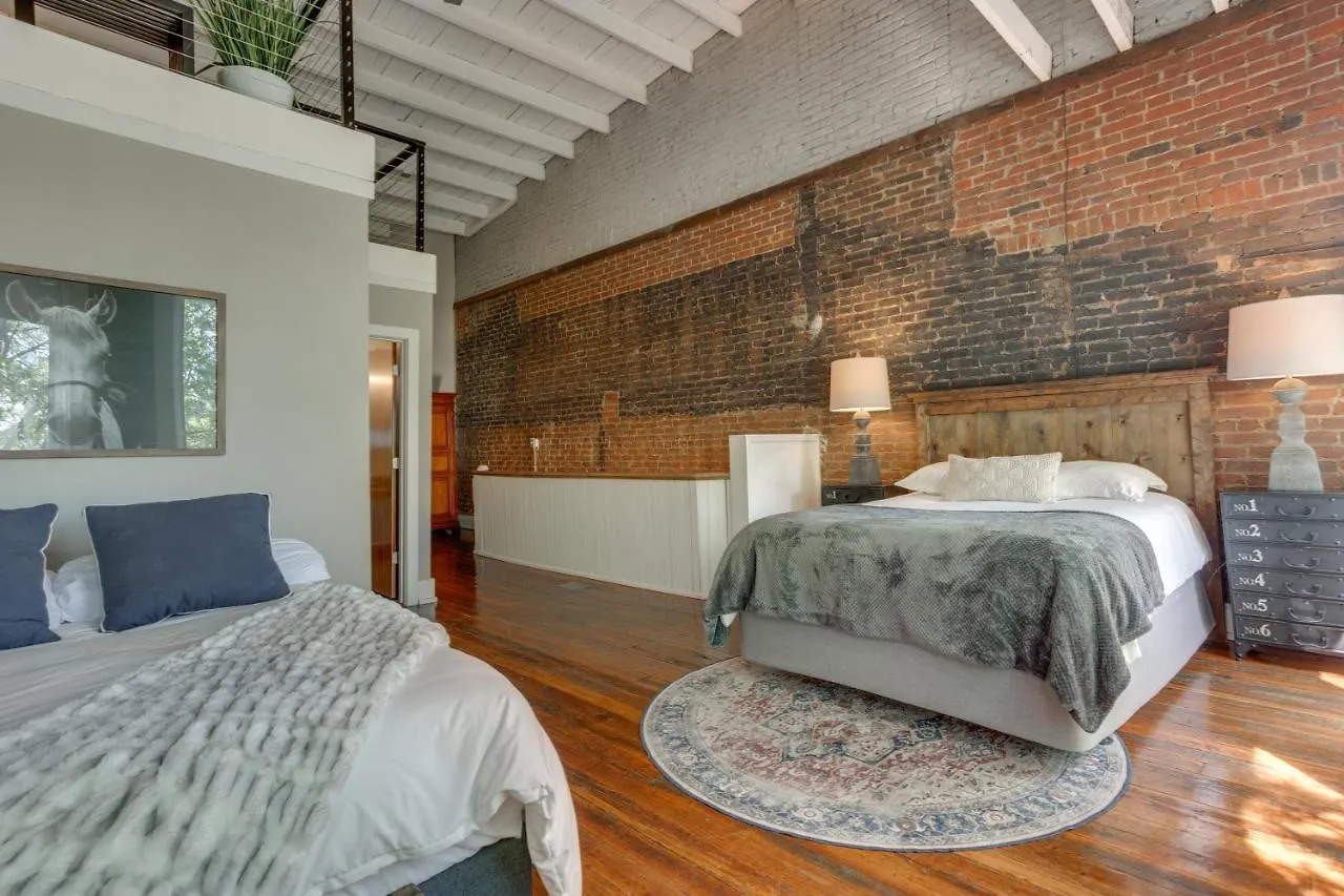 アパート Kentucky Bourbon Loft About Downtown ルイスビル